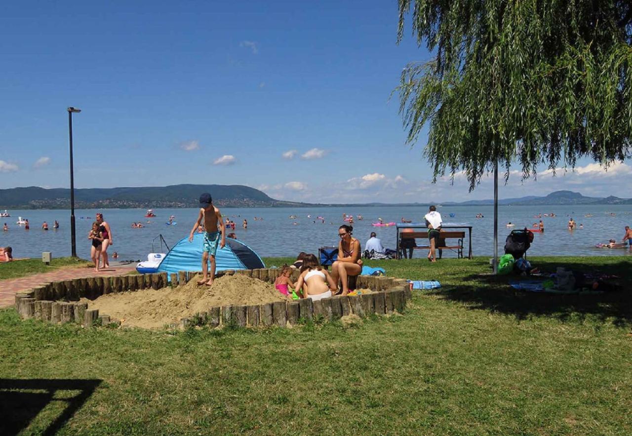 Holiday Home Balatonkeresztur 13 Balatonkeresztúr Exterior foto